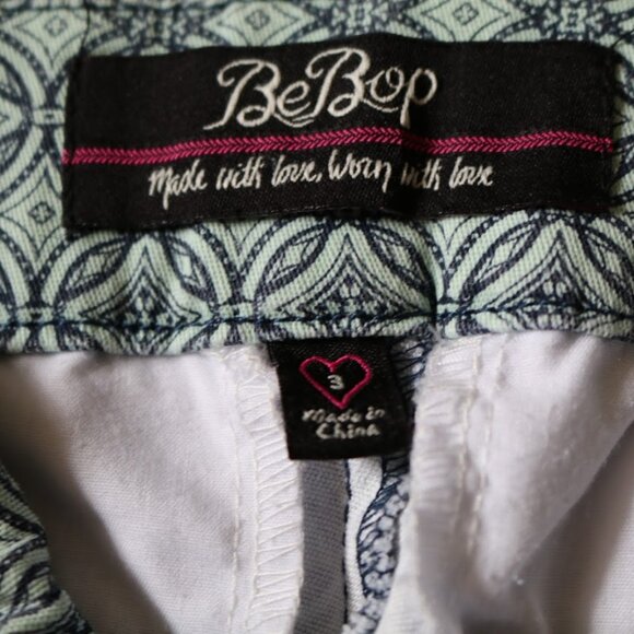 Bebop Printed Skinny Ankle Crop Pants NWOT! - Size 3/4 - Picture 12 of 16